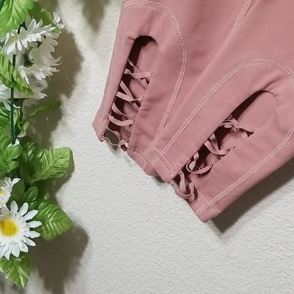 GC🔥 Mono B Leggings - Picture 4 of 7